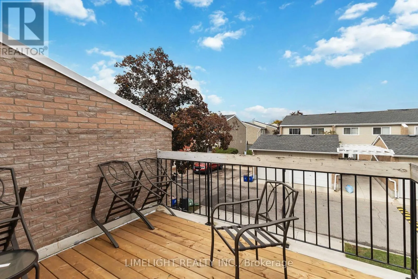 18 - 669 OSGOODE DRIVE, #18