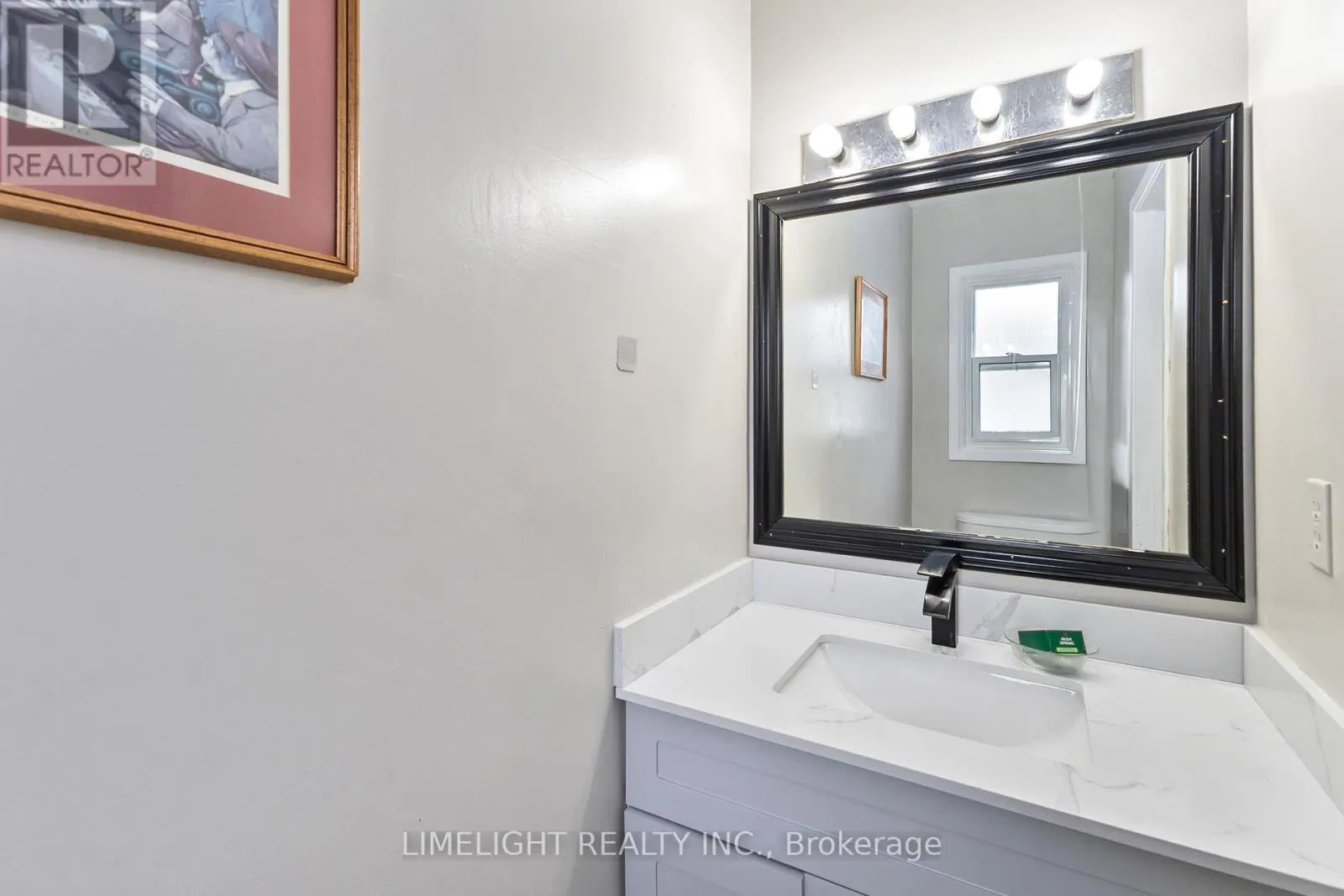 18 - 669 OSGOODE DRIVE, #18