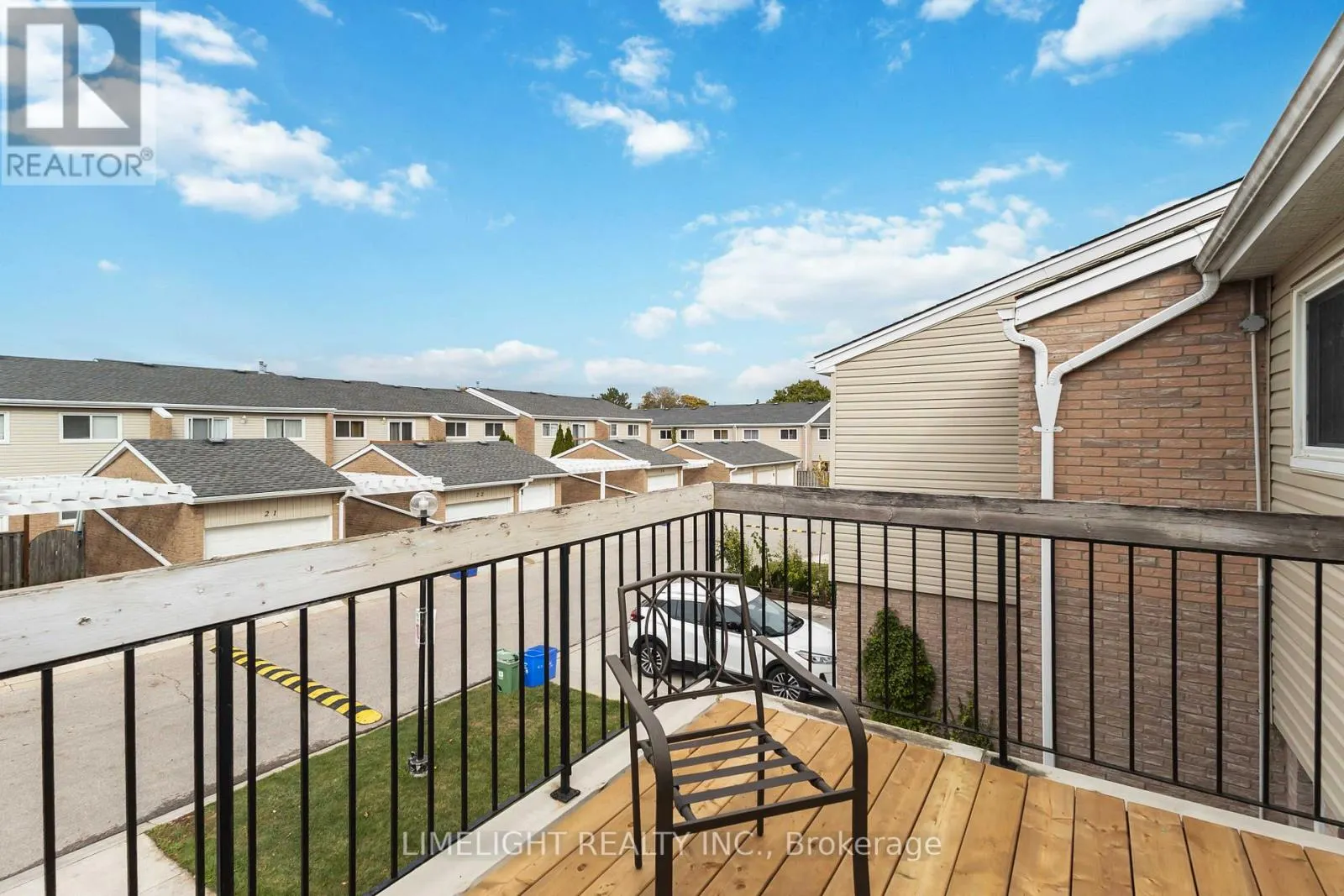 18 - 669 OSGOODE DRIVE, #18