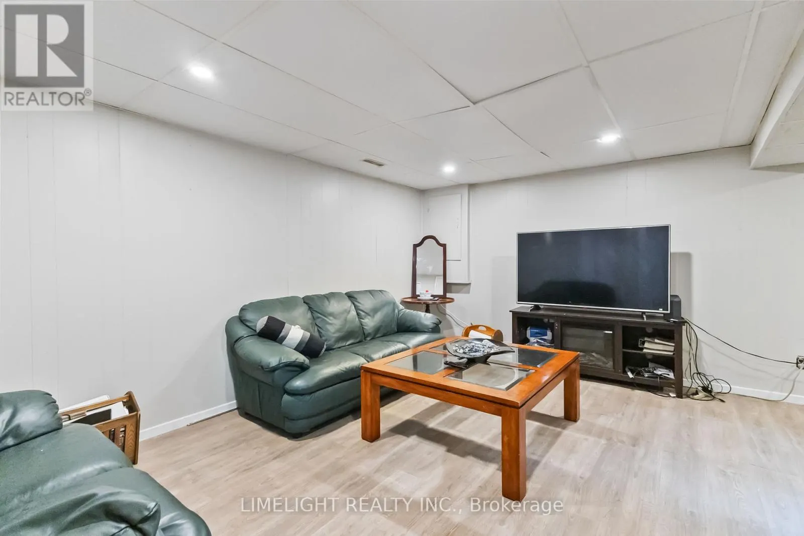 18 - 669 OSGOODE DRIVE, #18