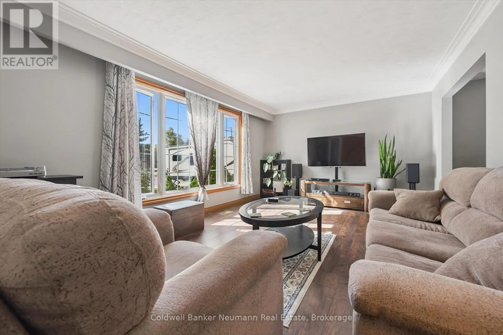 10 CARMINE PLACE
