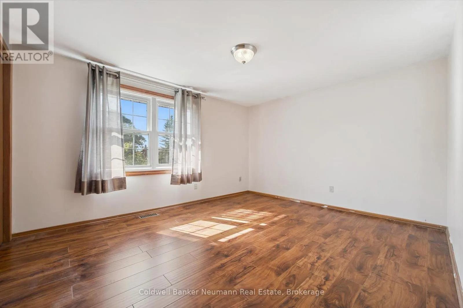 10 CARMINE PLACE
