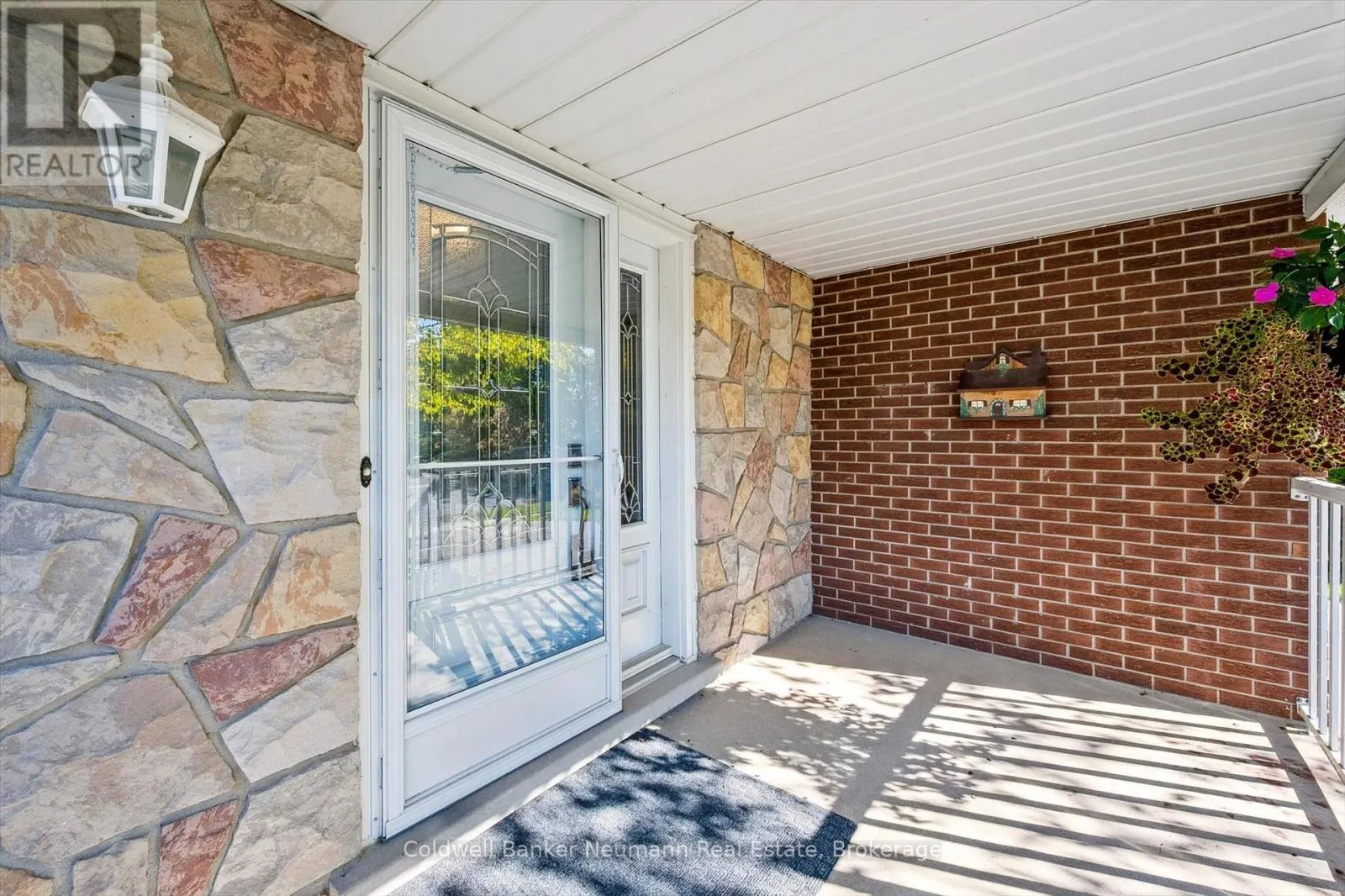 10 CARMINE PLACE