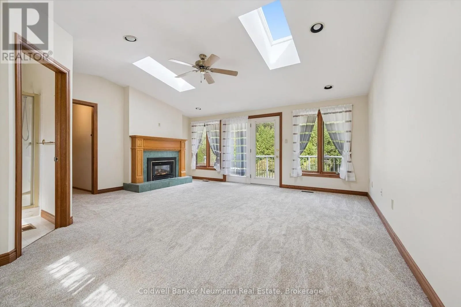10 CARMINE PLACE