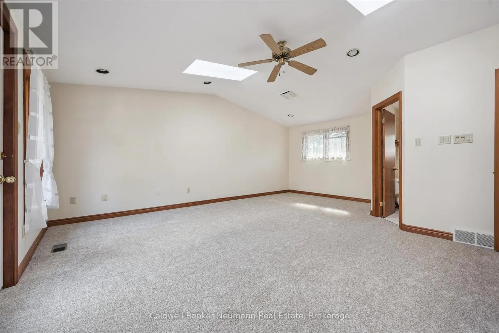 10 CARMINE PLACE