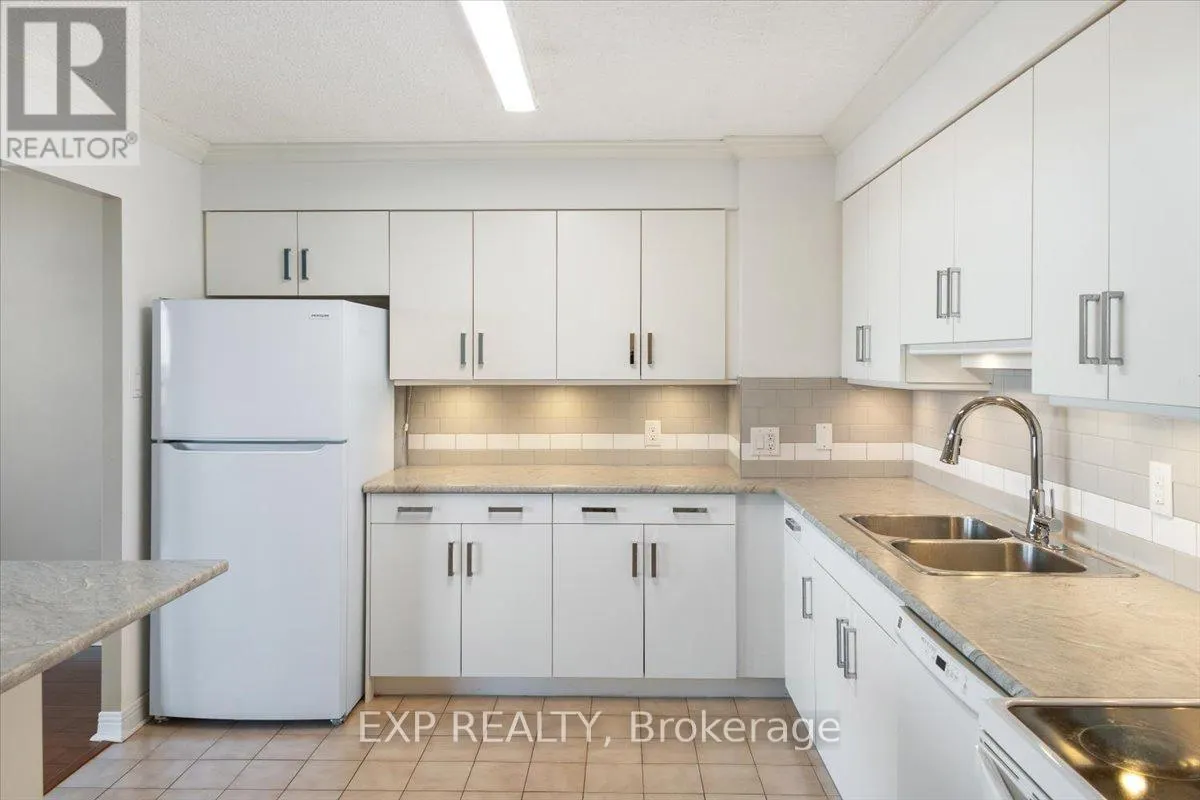 704 - 600 TALBOT STREET, #704