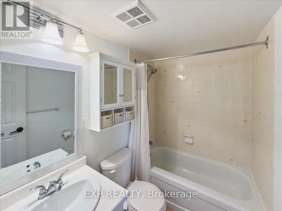 704 - 600 TALBOT STREET, #704