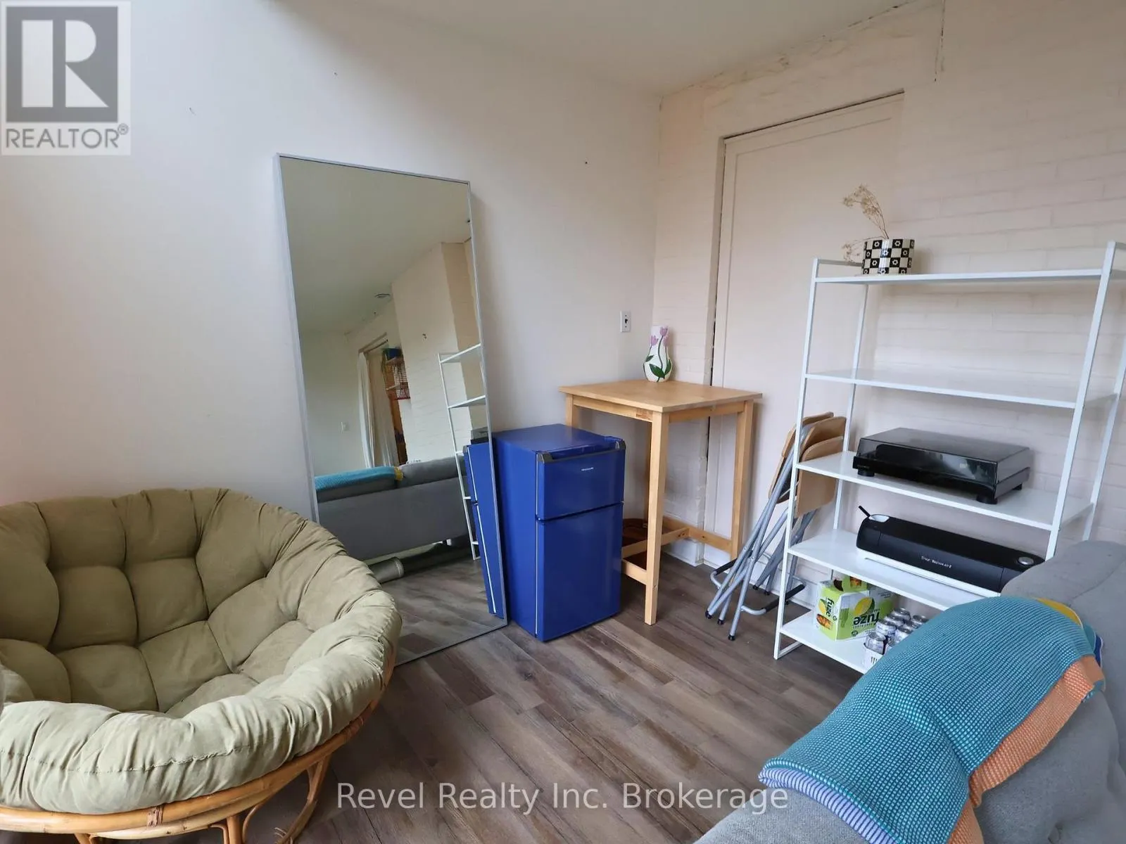1 - 22 ST LEGER STREET, #1