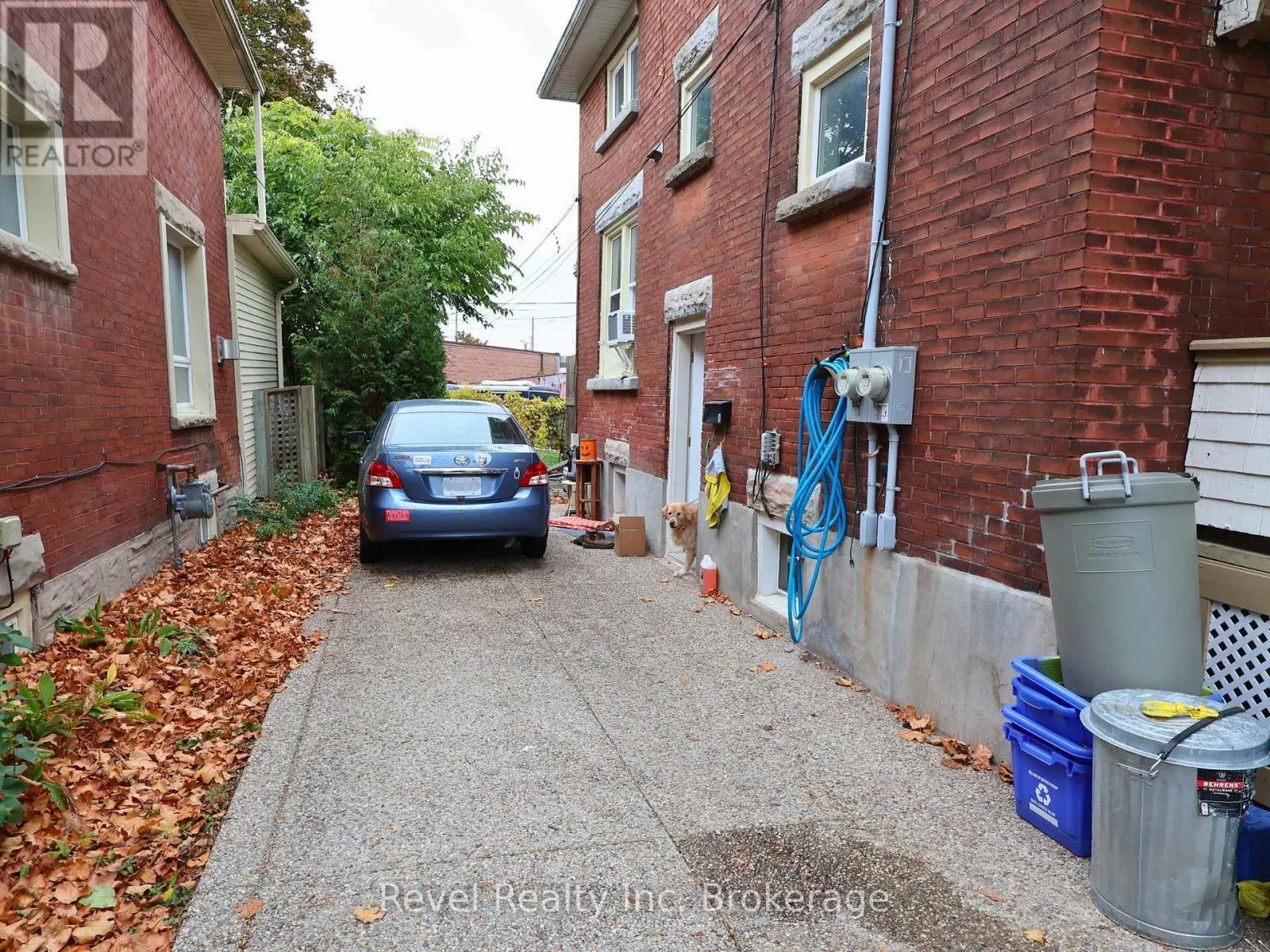 1 - 22 ST LEGER STREET, #1