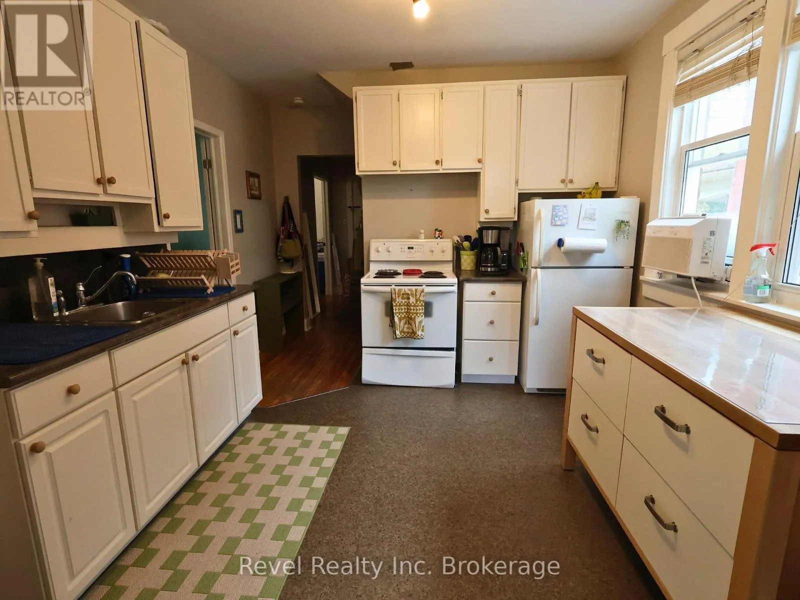 1 - 22 ST LEGER STREET, #1