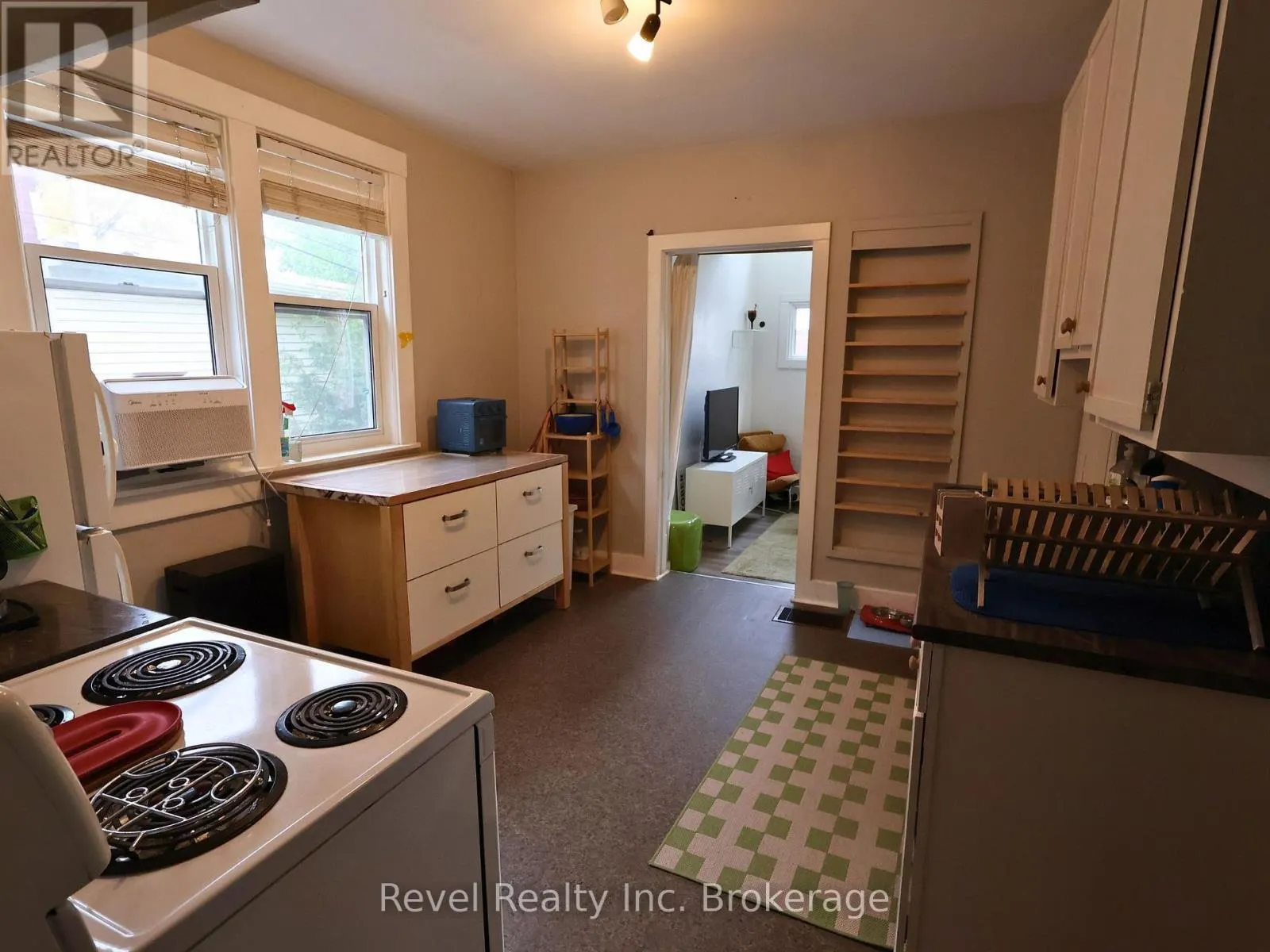 1 - 22 ST LEGER STREET, #1