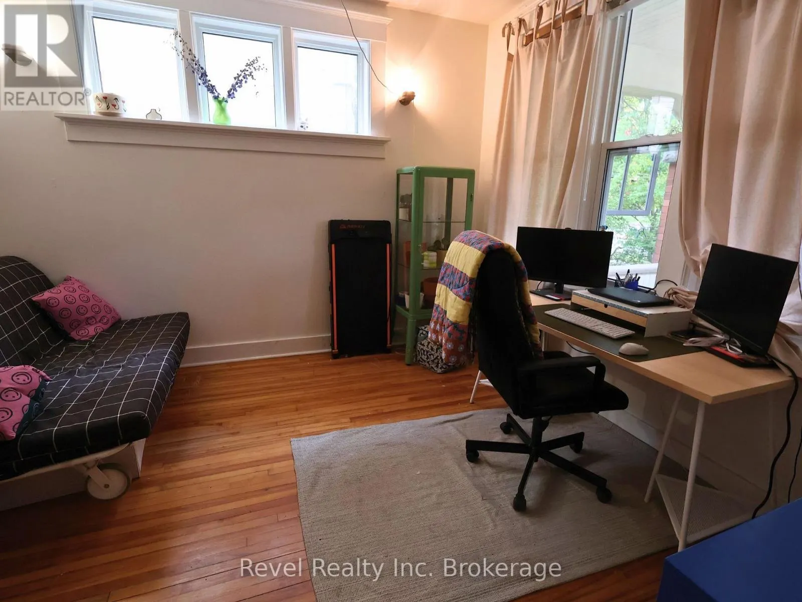 1 - 22 ST LEGER STREET, #1