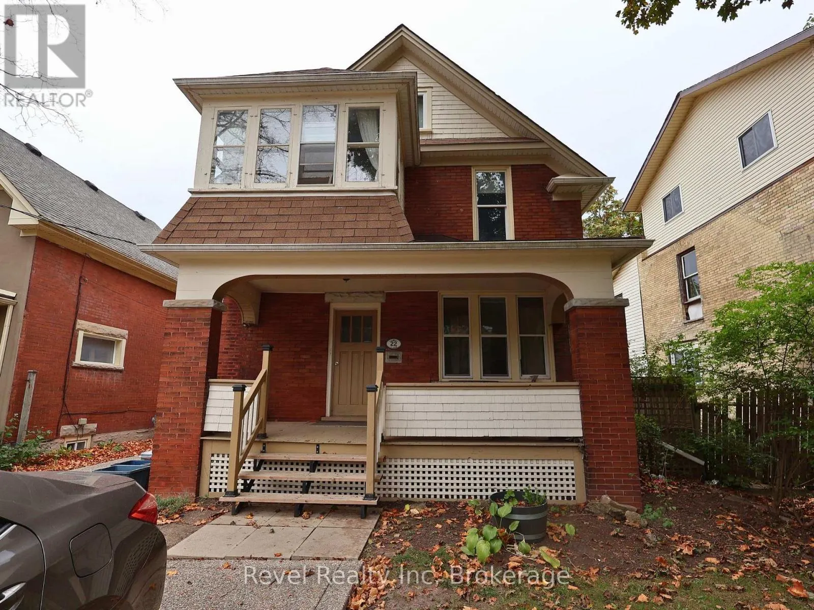 1 - 22 ST LEGER STREET, #1