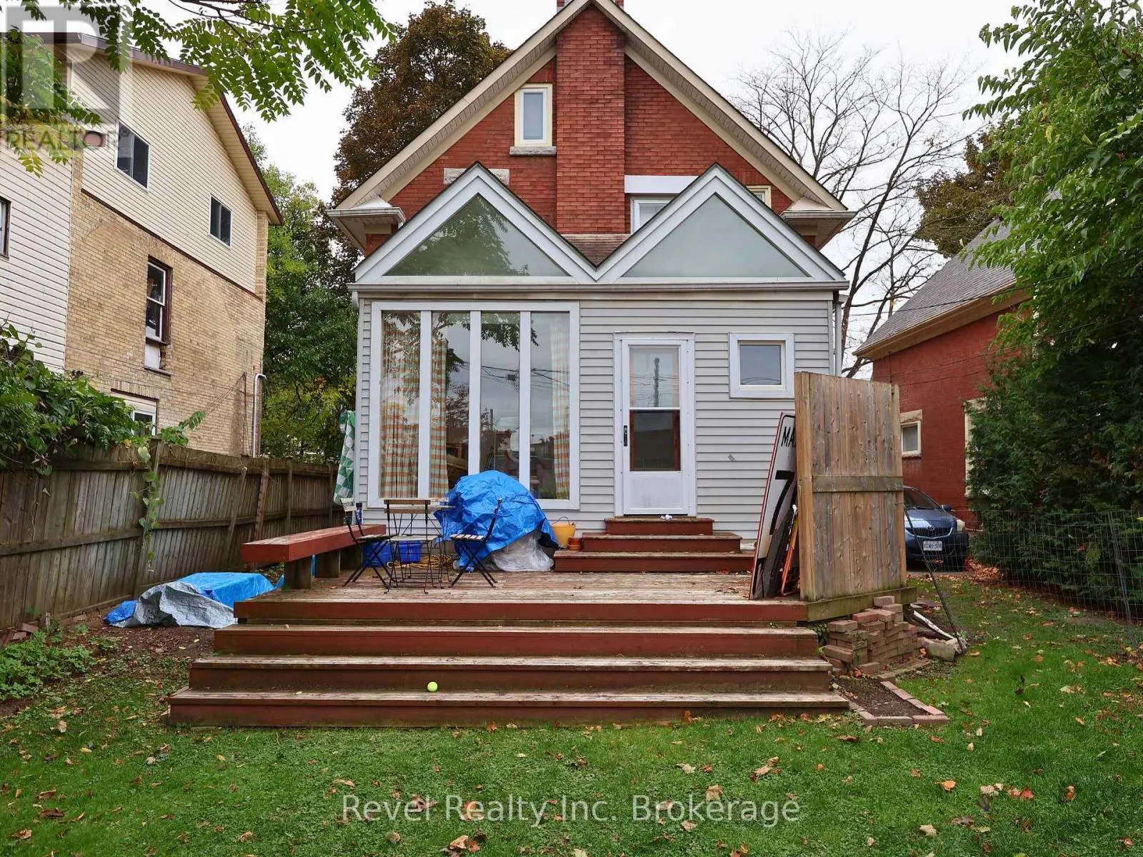 1 - 22 ST LEGER STREET, #1