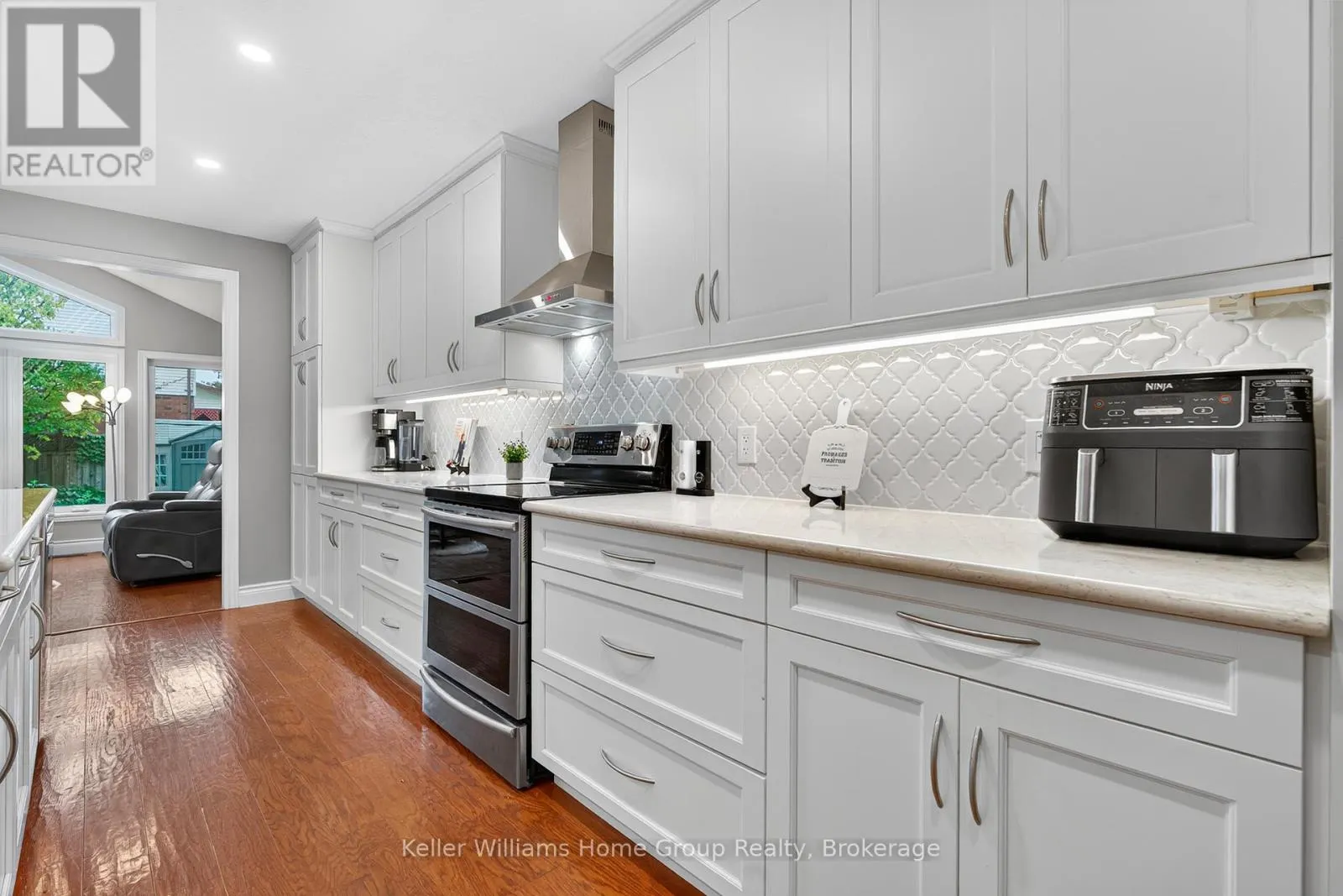 328 BURNETT AVENUE