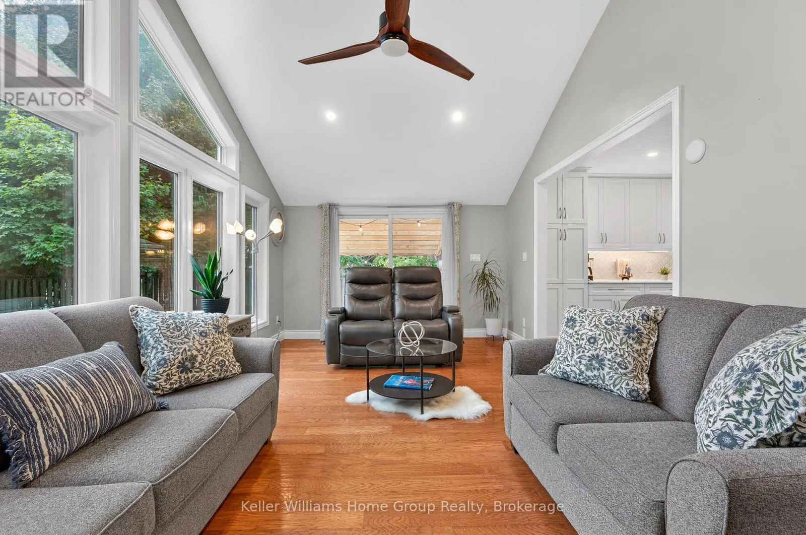 328 BURNETT AVENUE
