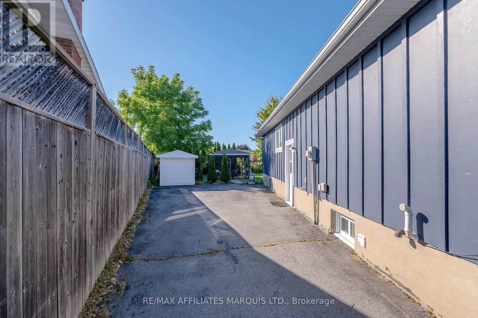 67 KINGSLEA CRESCENT