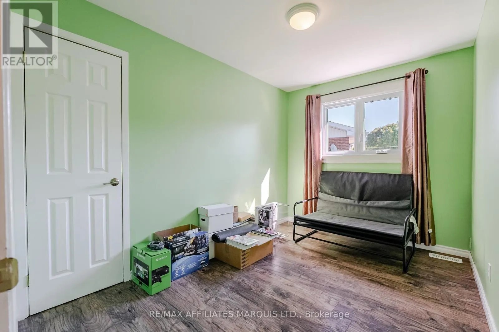 67 KINGSLEA CRESCENT