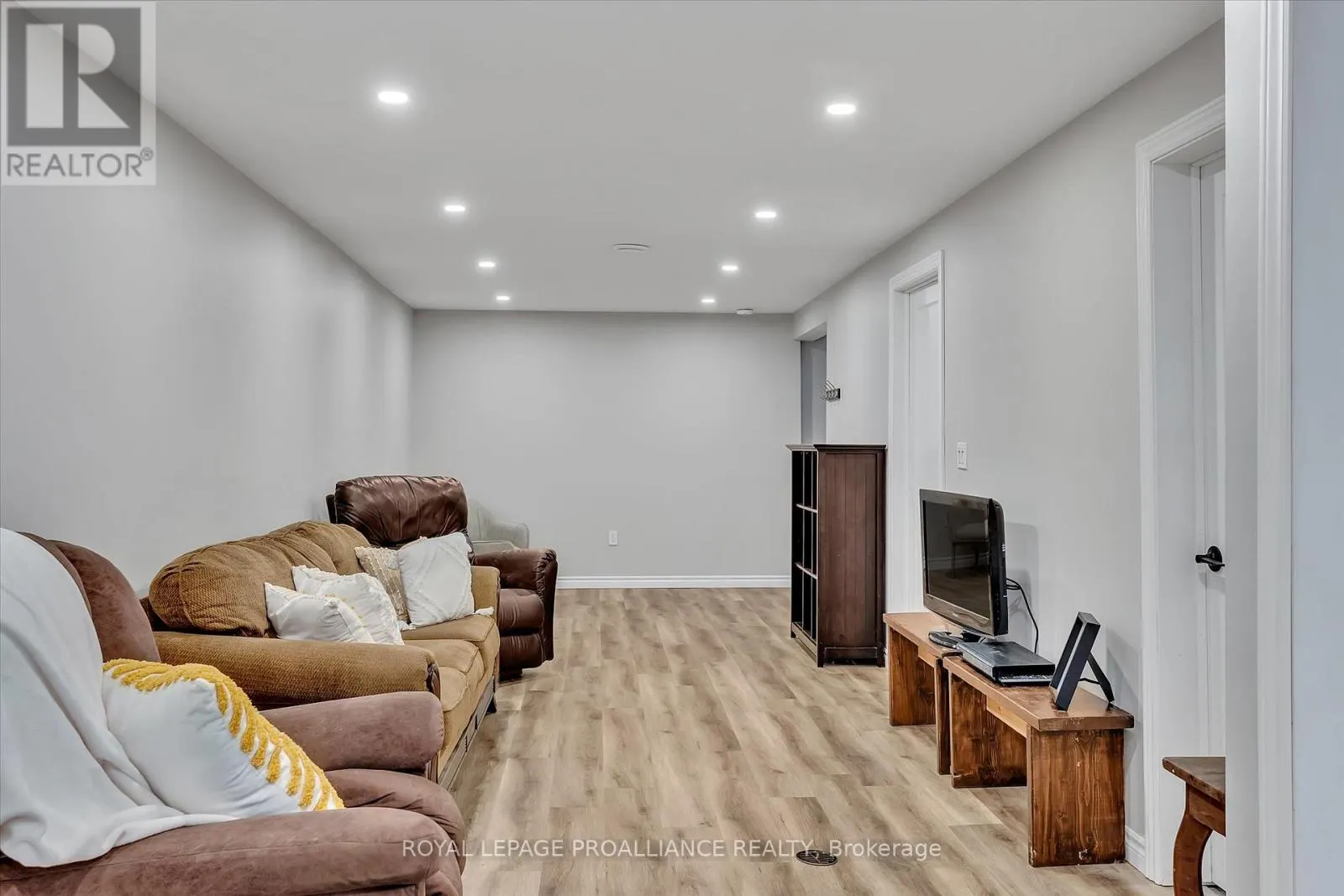 4045 BOWMAN ROAD