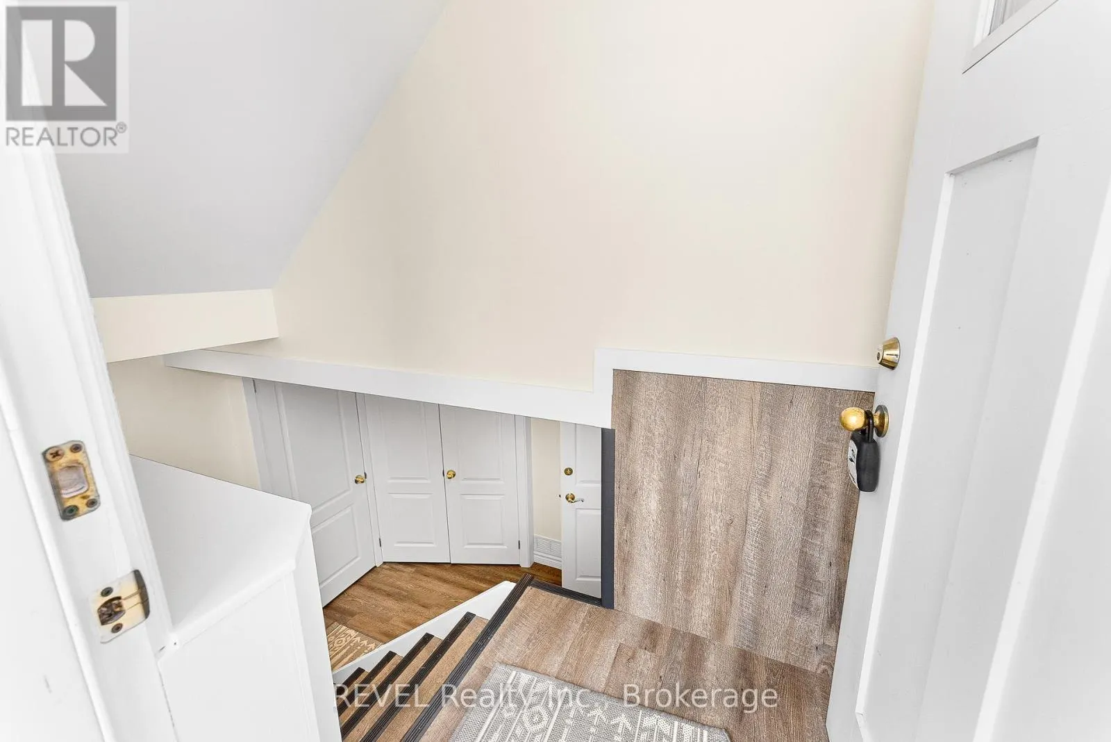 LOWER - 4747 COOKMAN CRESCENT, #LOWER