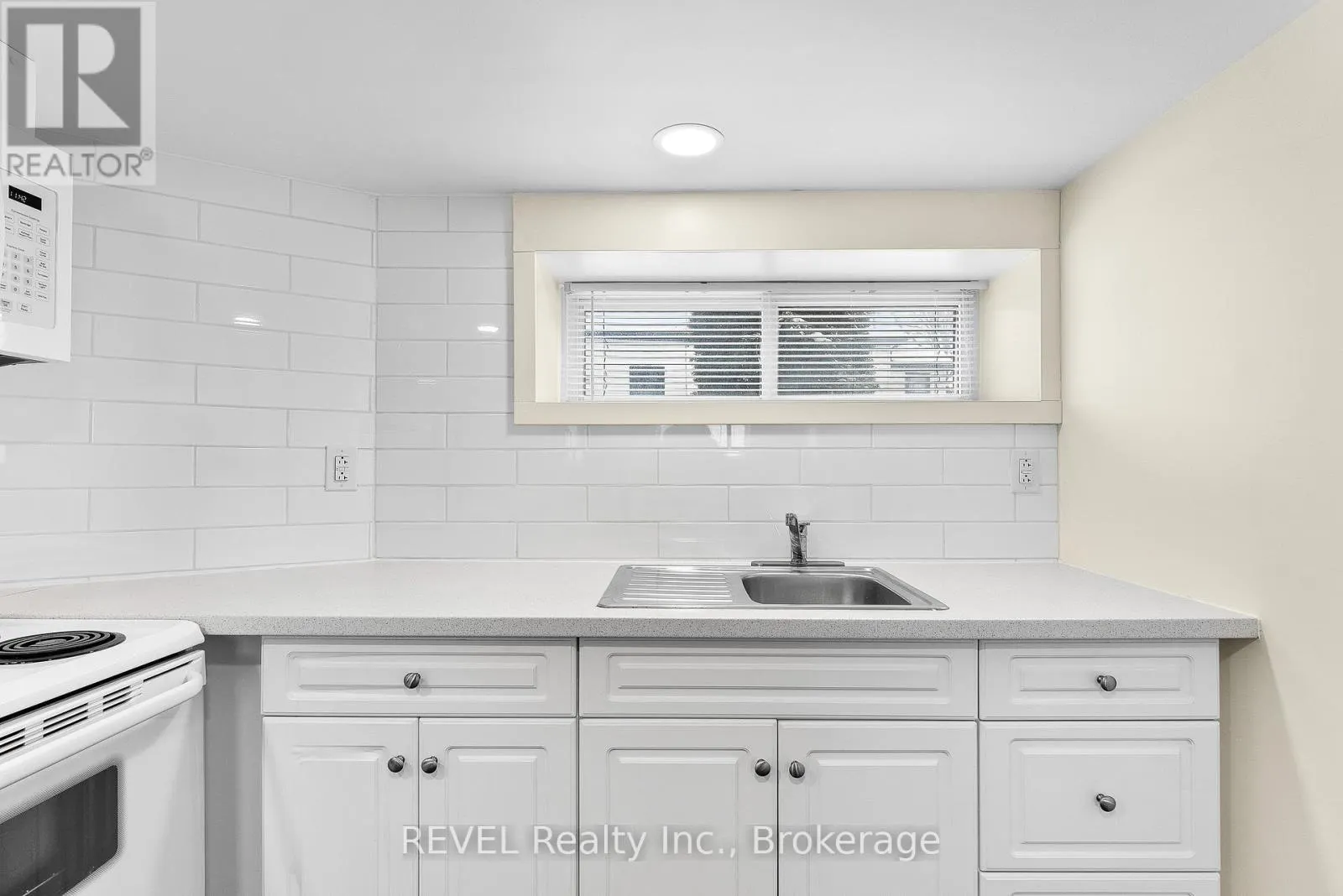 LOWER - 4747 COOKMAN CRESCENT, #LOWER