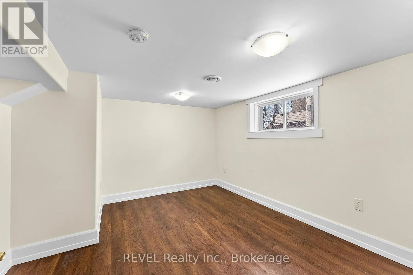 LOWER - 4747 COOKMAN CRESCENT, #LOWER