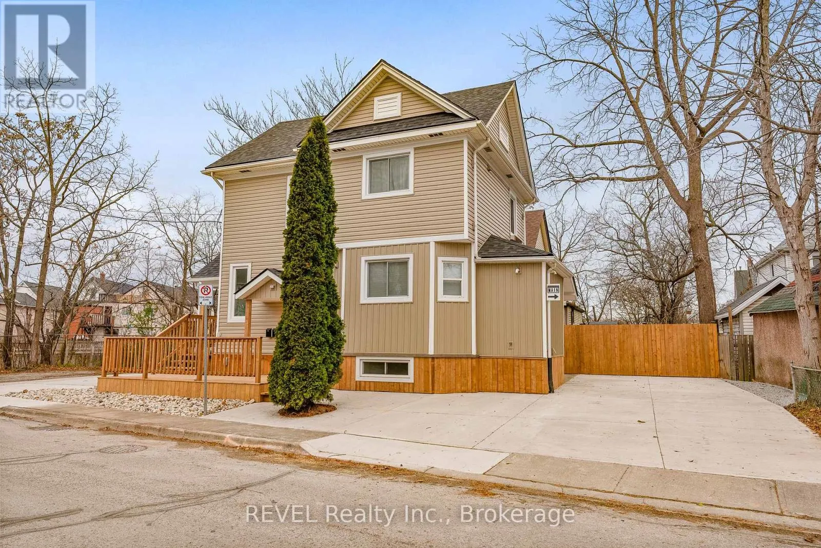 LOWER - 4747 COOKMAN CRESCENT, #LOWER
