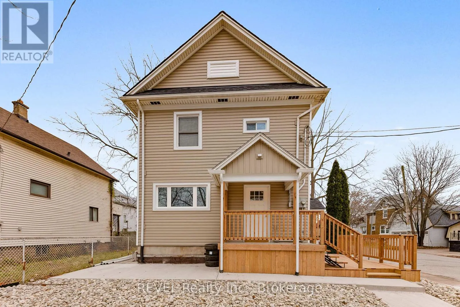 LOWER - 4747 COOKMAN CRESCENT, #LOWER