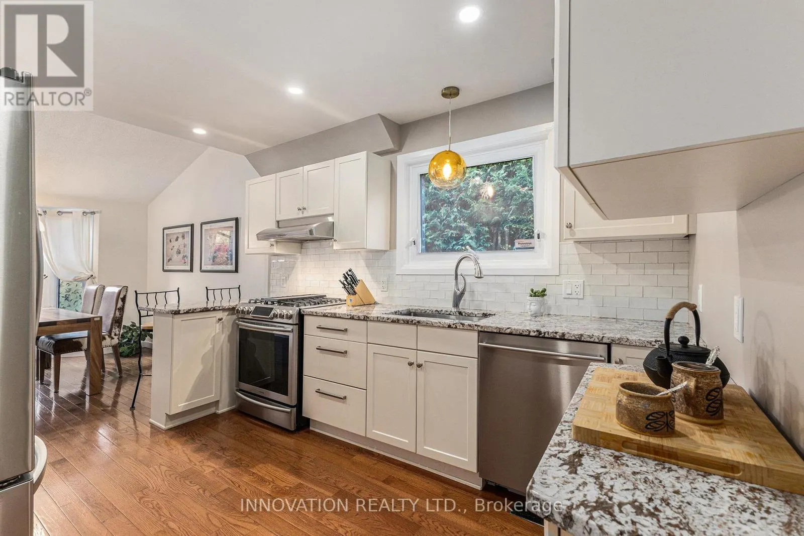 43 LISTON CRESCENT