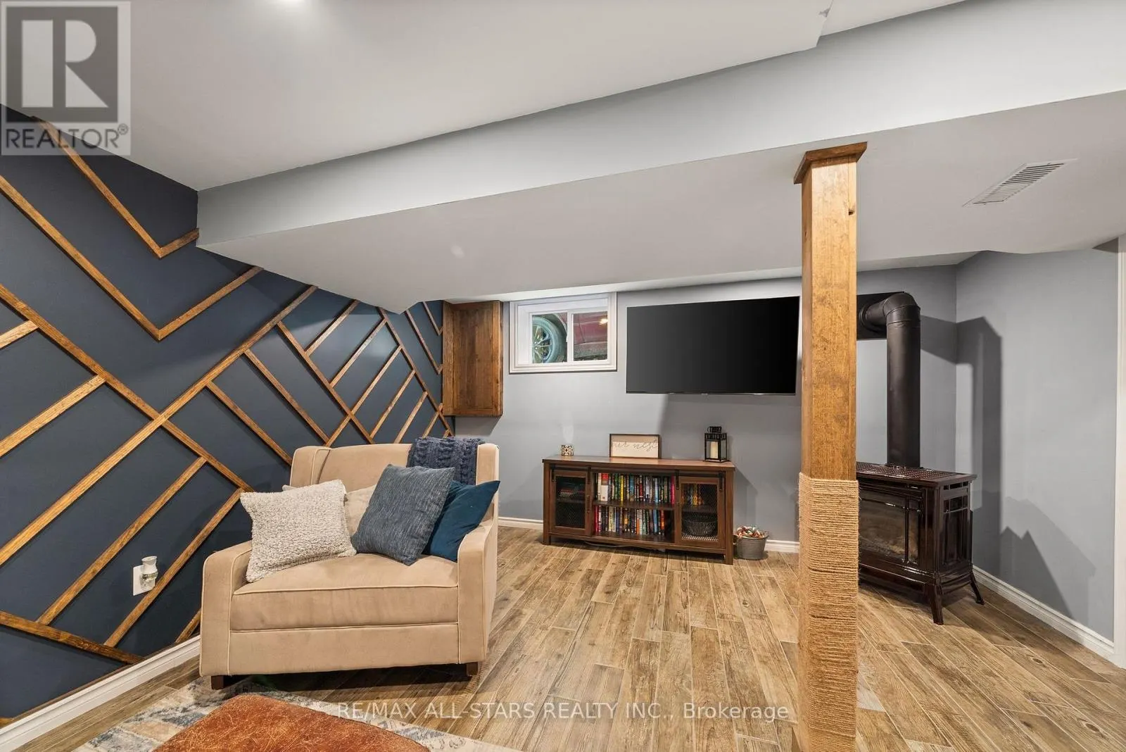 16 PARKHILL DRIVE
