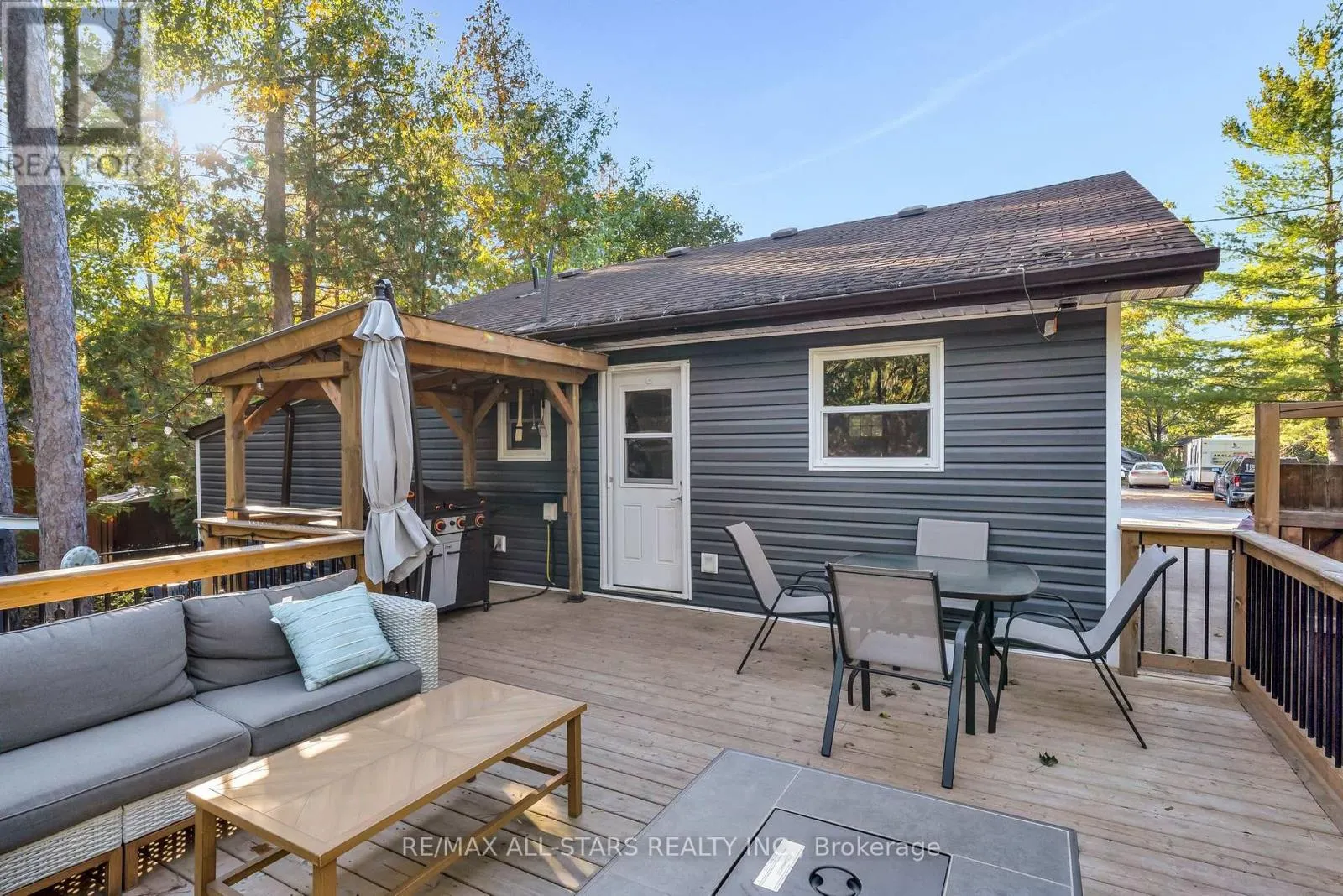 16 PARKHILL DRIVE