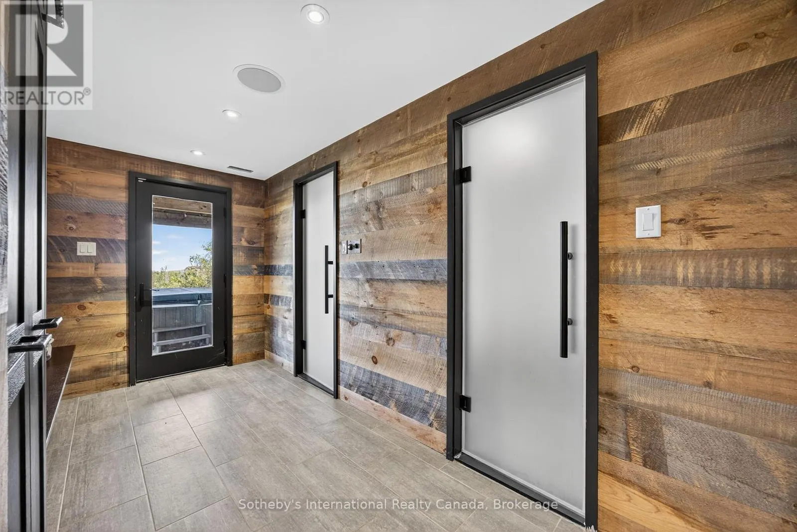 589374 19 GREY ROAD