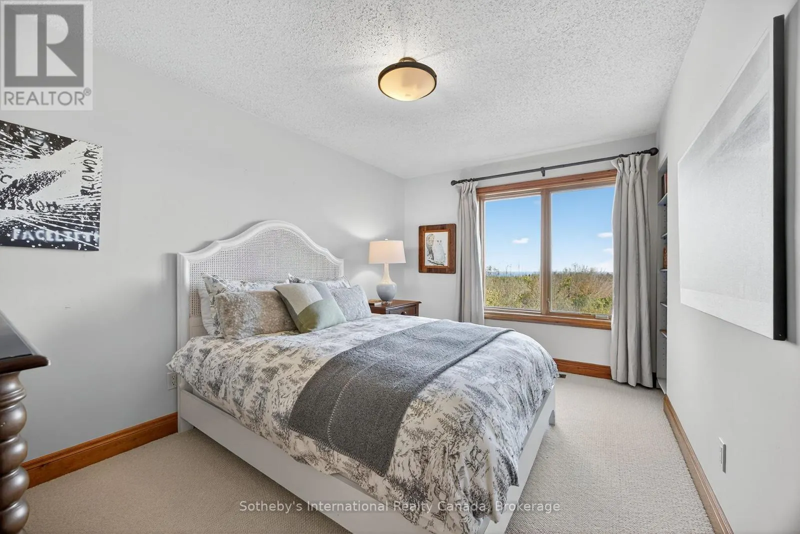 589374 19 GREY ROAD