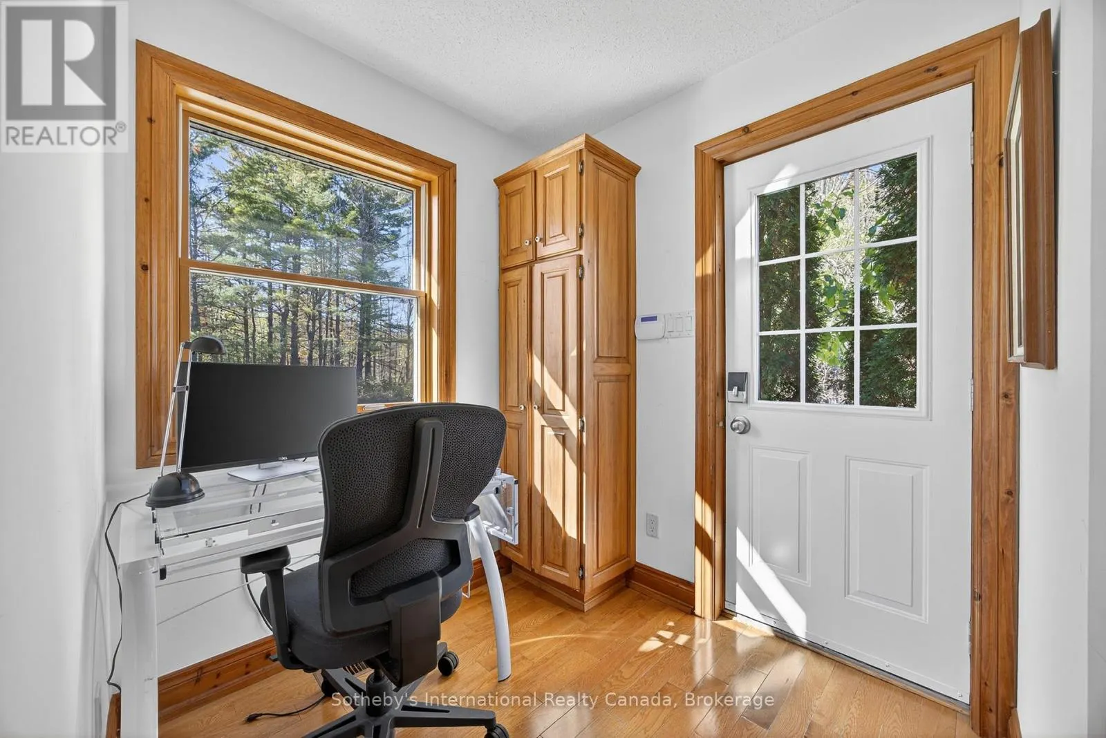 589374 19 GREY ROAD