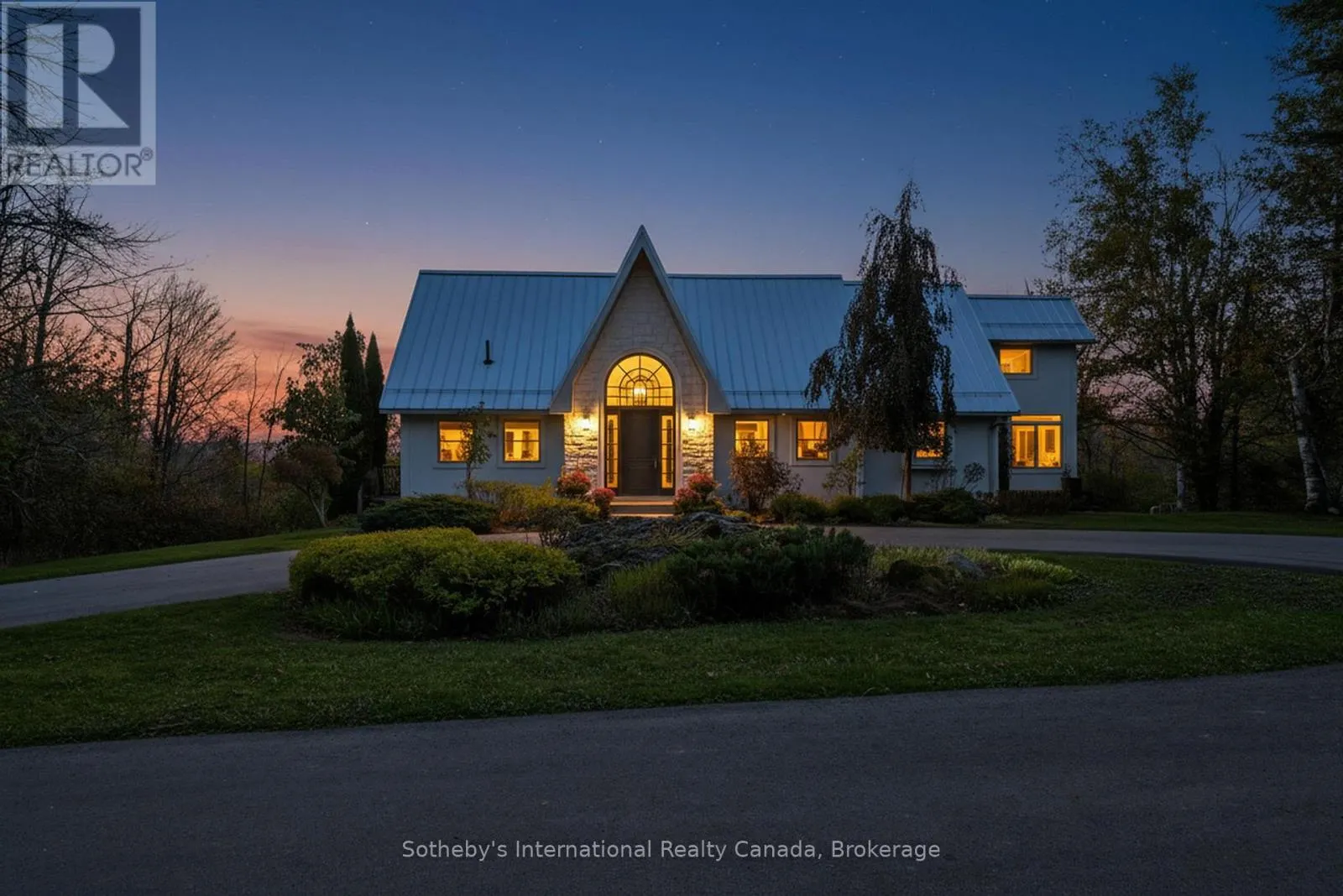 589374 19 GREY ROAD