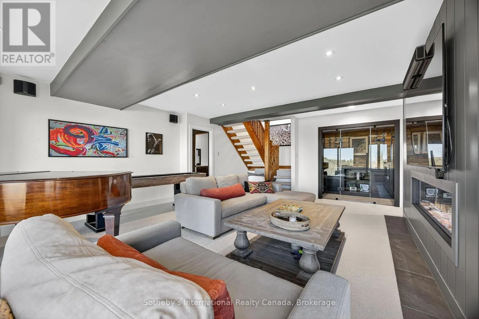 589374 19 GREY ROAD