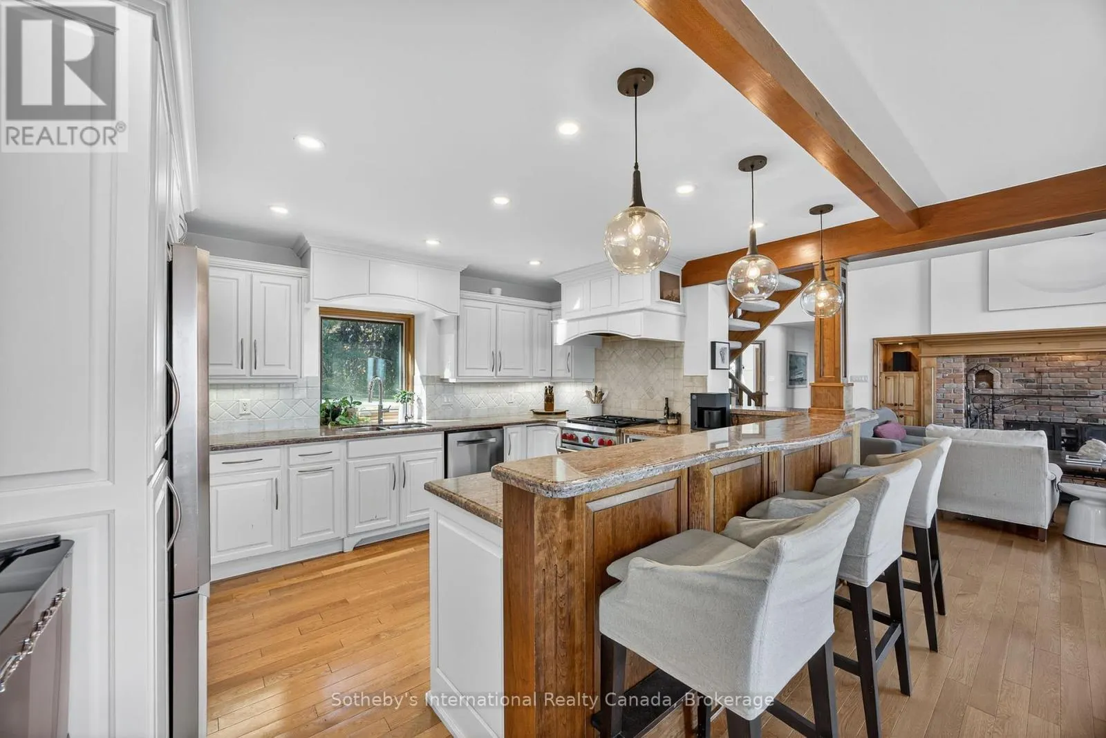 589374 19 GREY ROAD