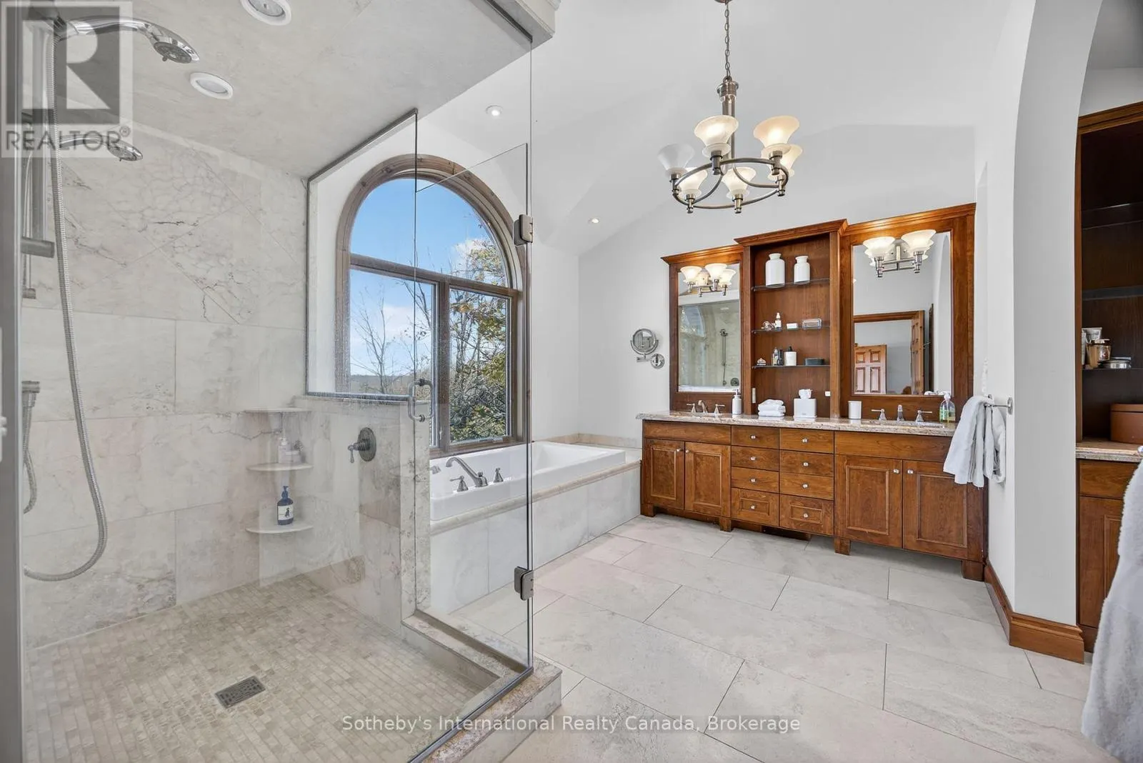 589374 19 GREY ROAD