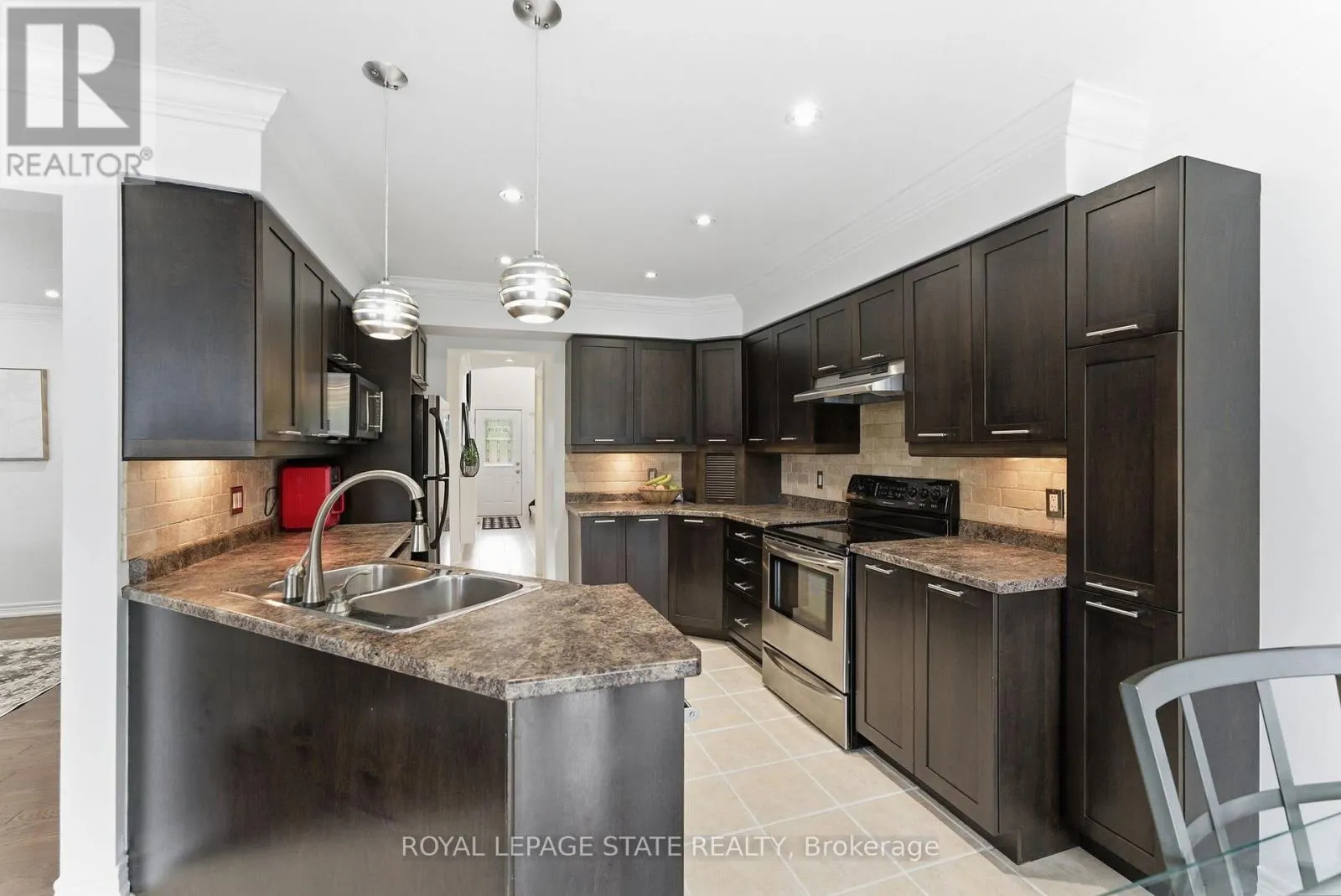 198 SPRINGVALLEY CRESCENT