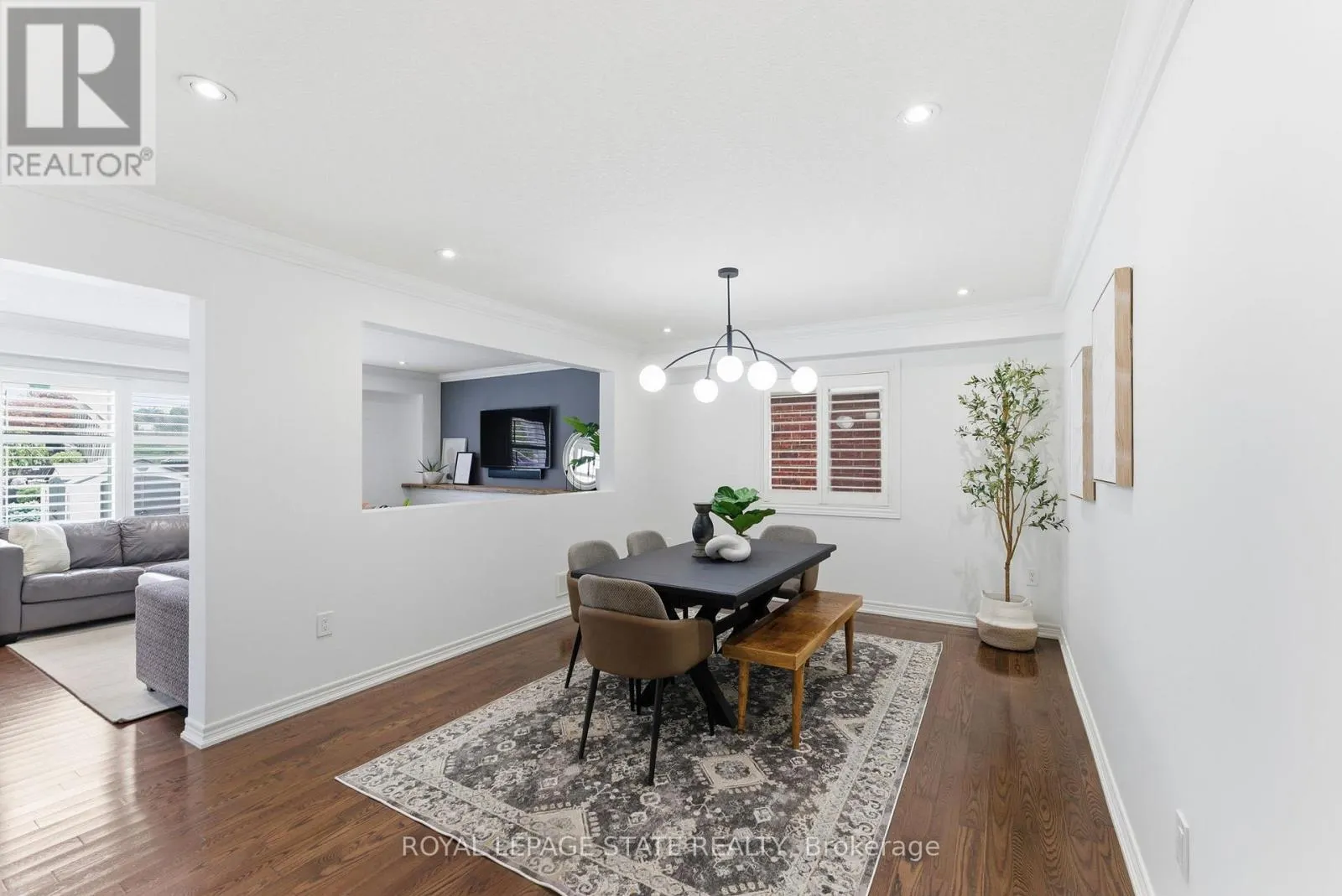 198 SPRINGVALLEY CRESCENT