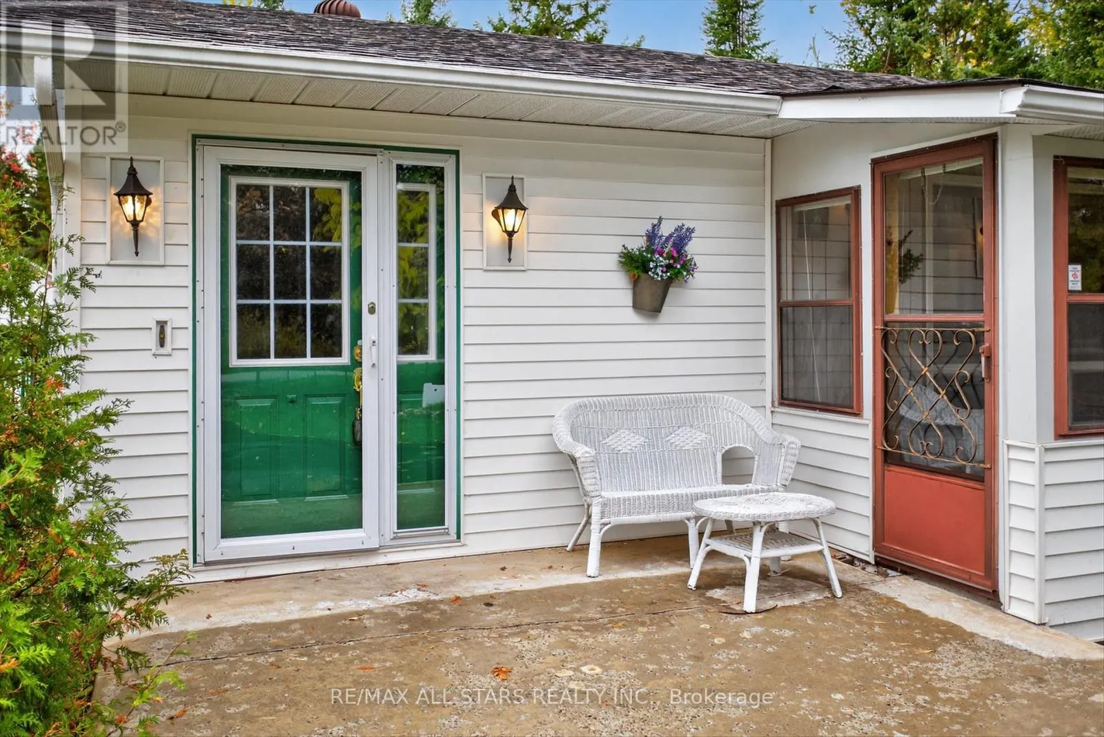 104 TRENT CANAL ROAD