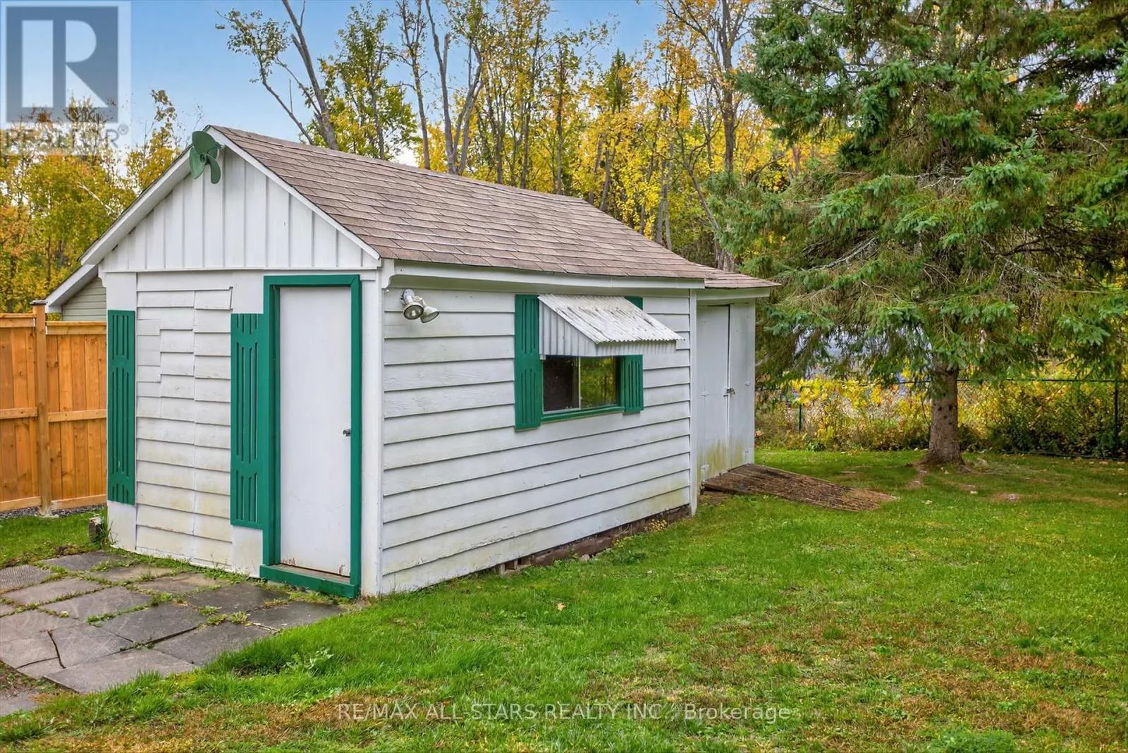 104 TRENT CANAL ROAD