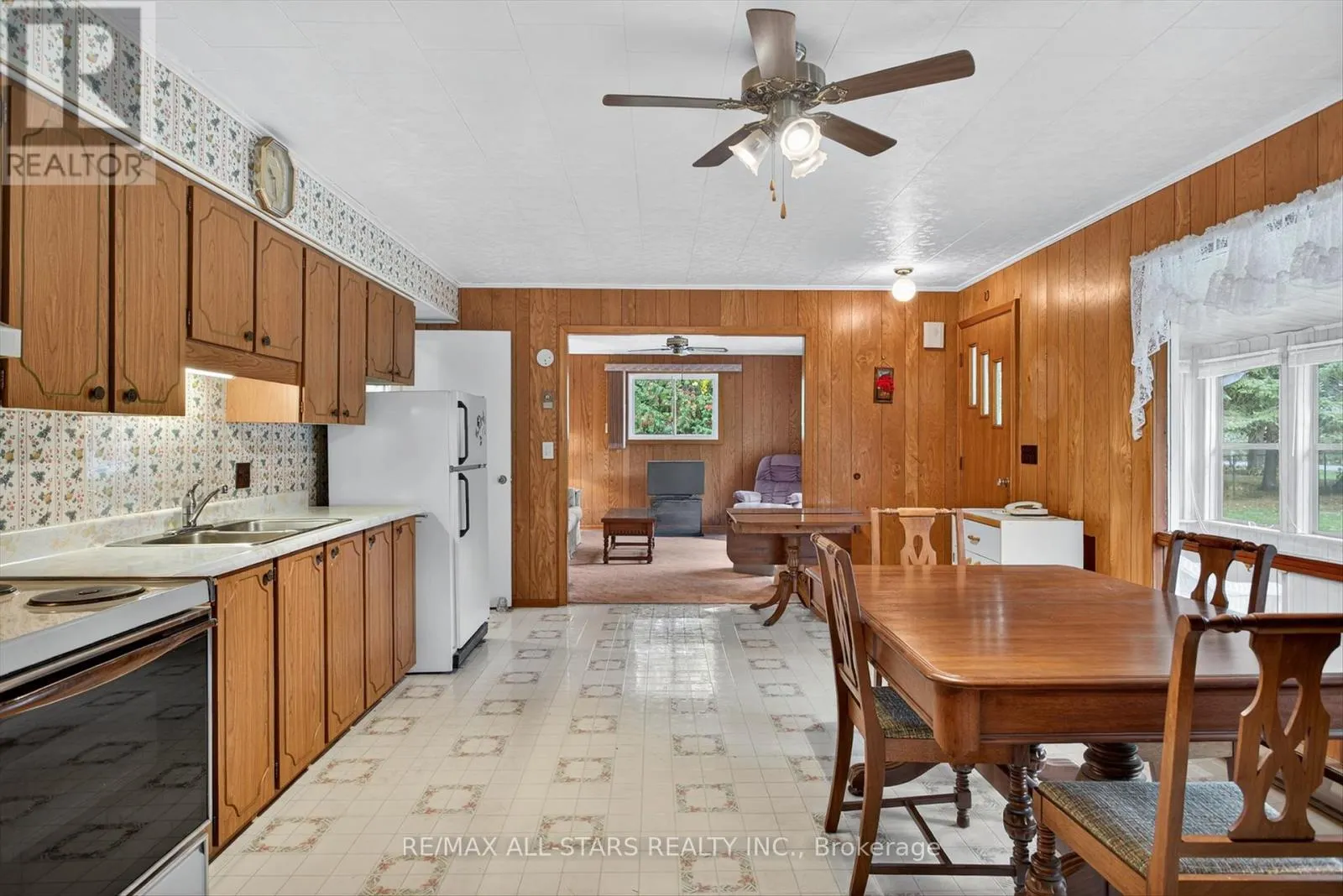 104 TRENT CANAL ROAD