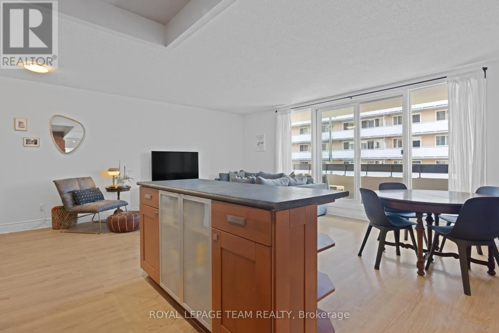 503 - 141 SOMERSET STREET W