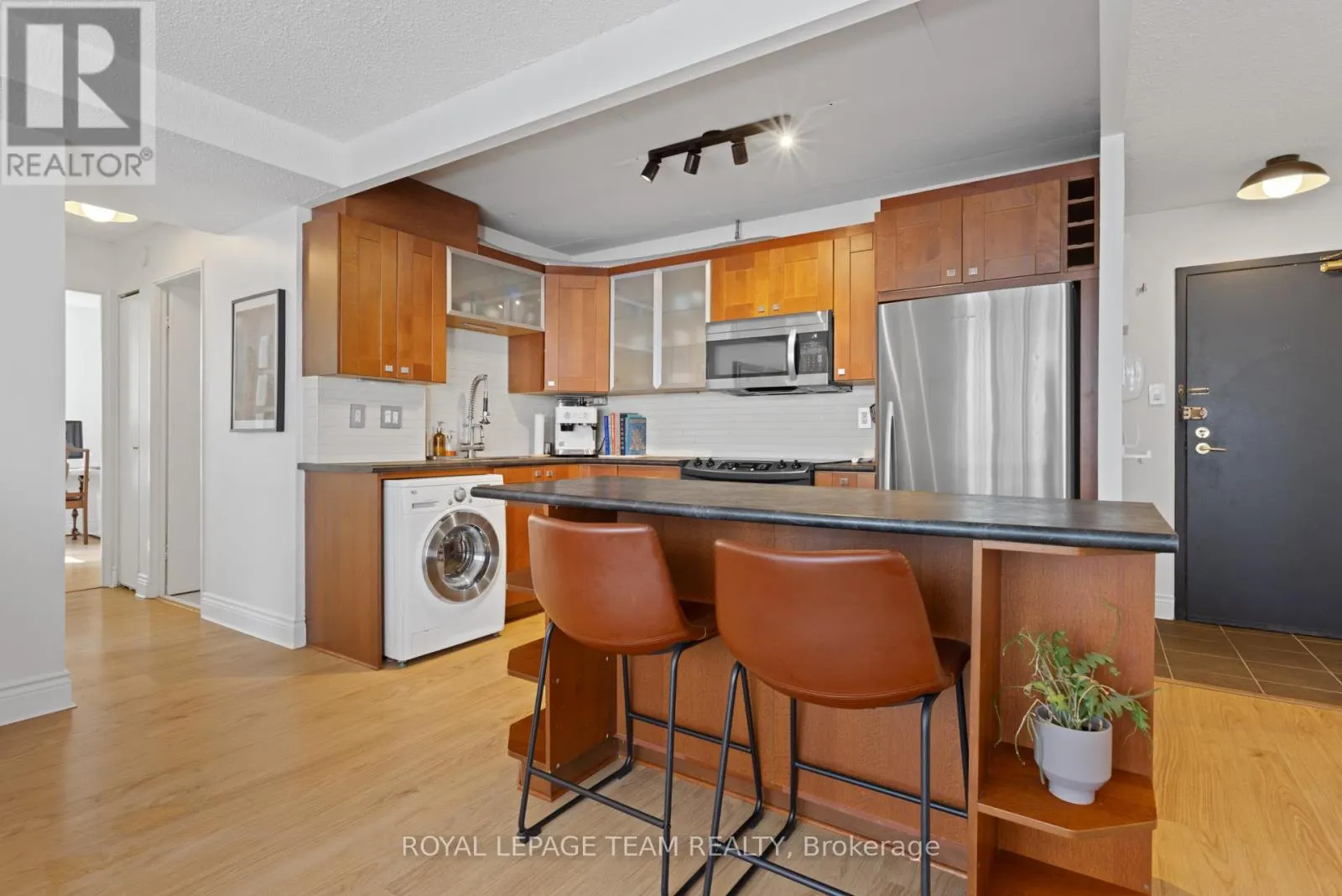 503 - 141 SOMERSET STREET W