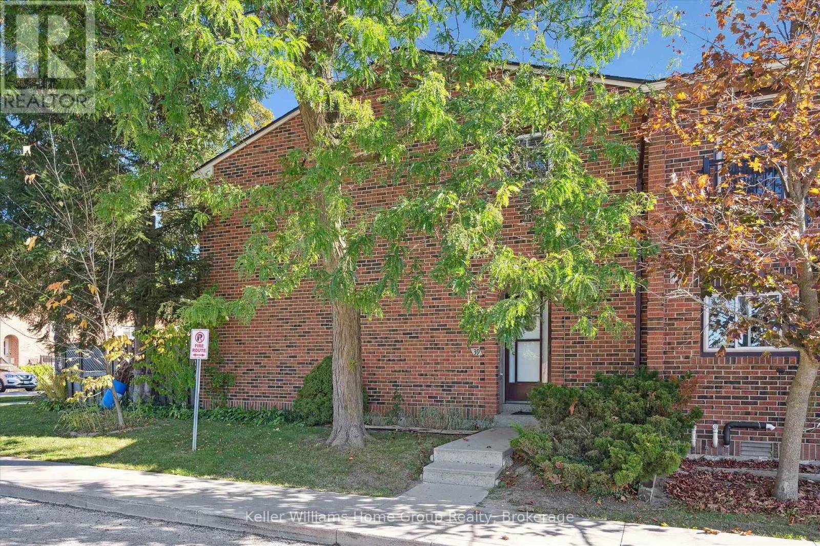 39 - 201 SILVERCREEK PARKWAY N, #39