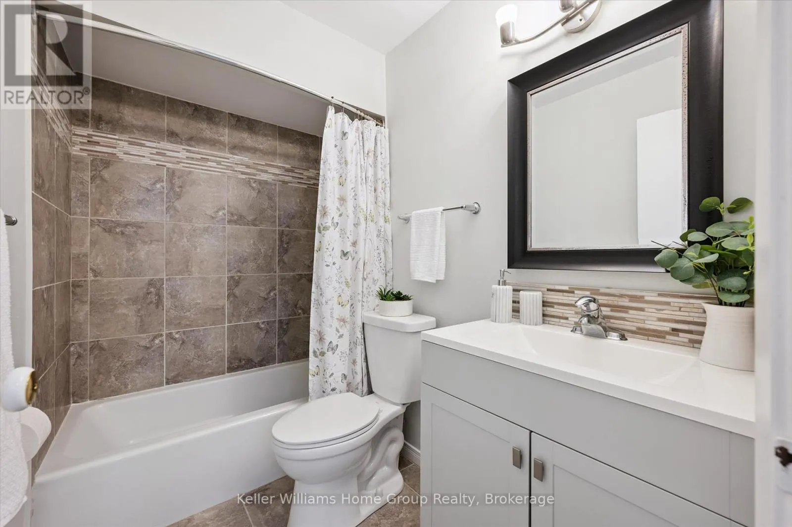39 - 201 SILVERCREEK PARKWAY N, #39