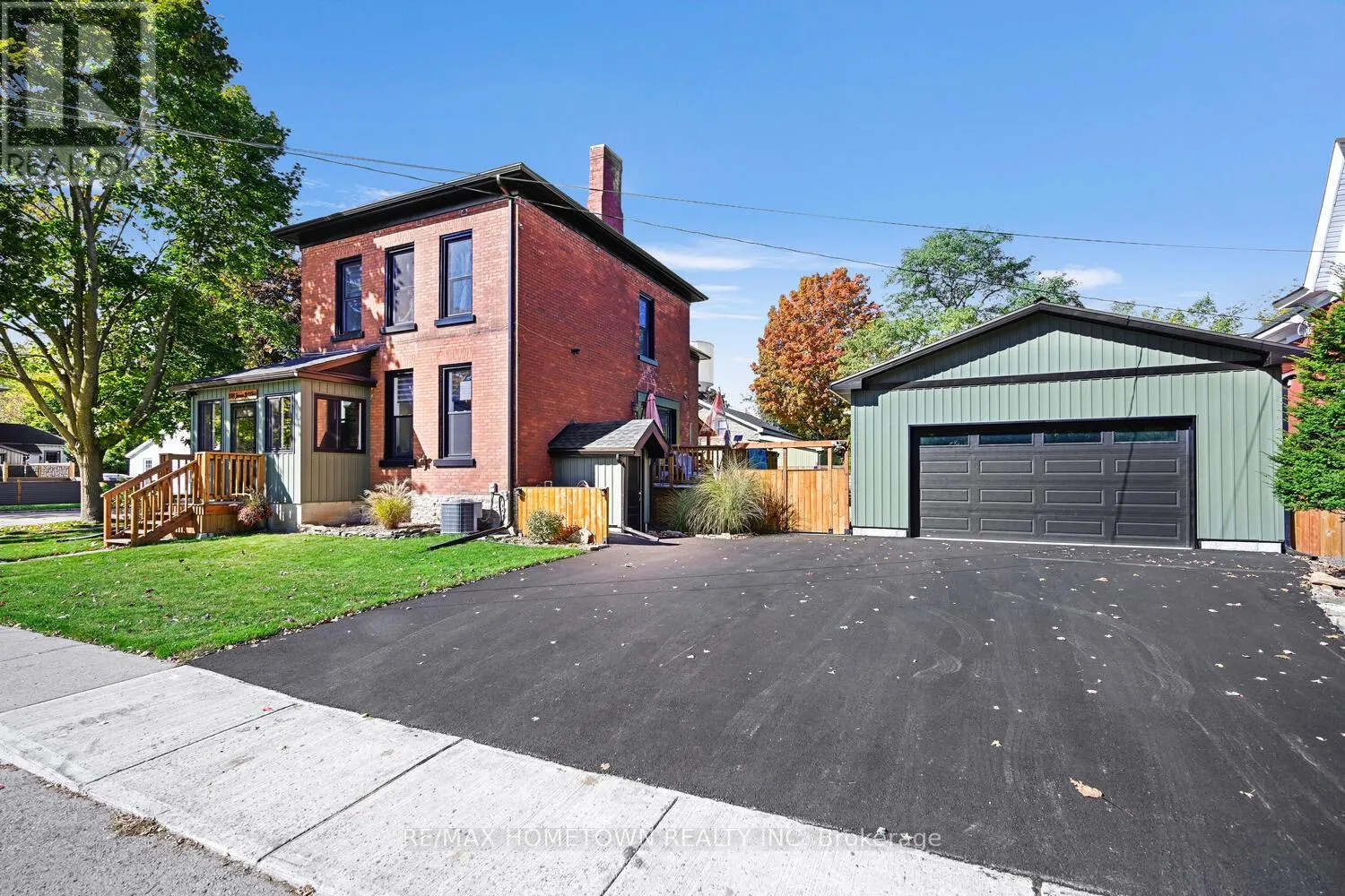 198 JAMES STREET W
