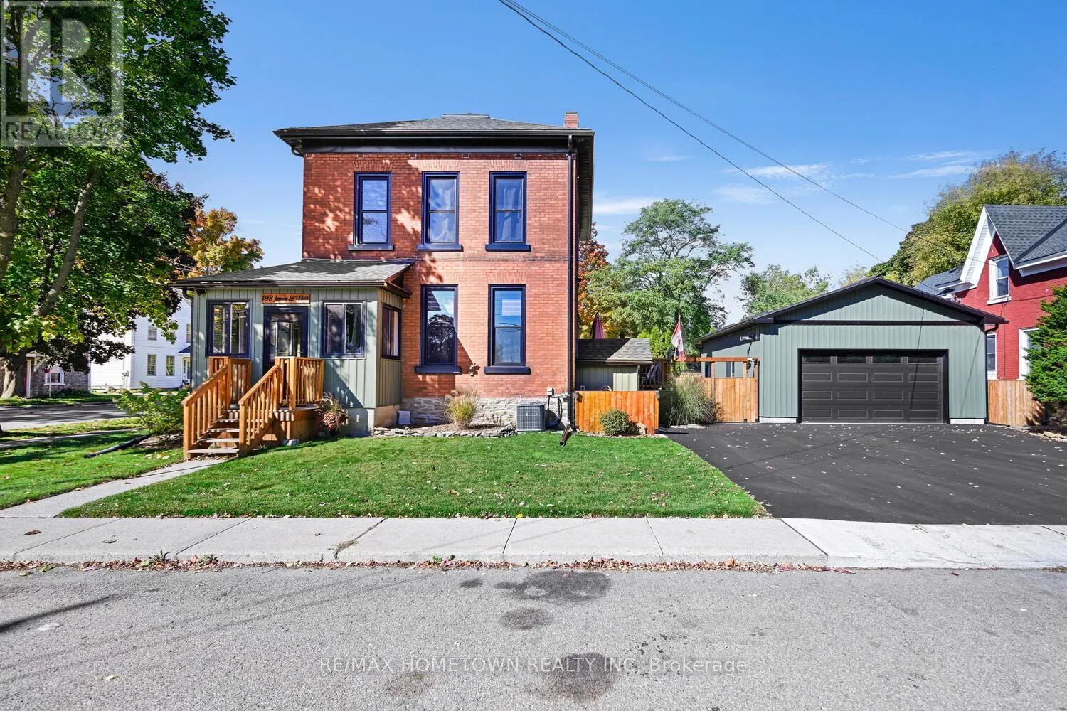 198 JAMES STREET W