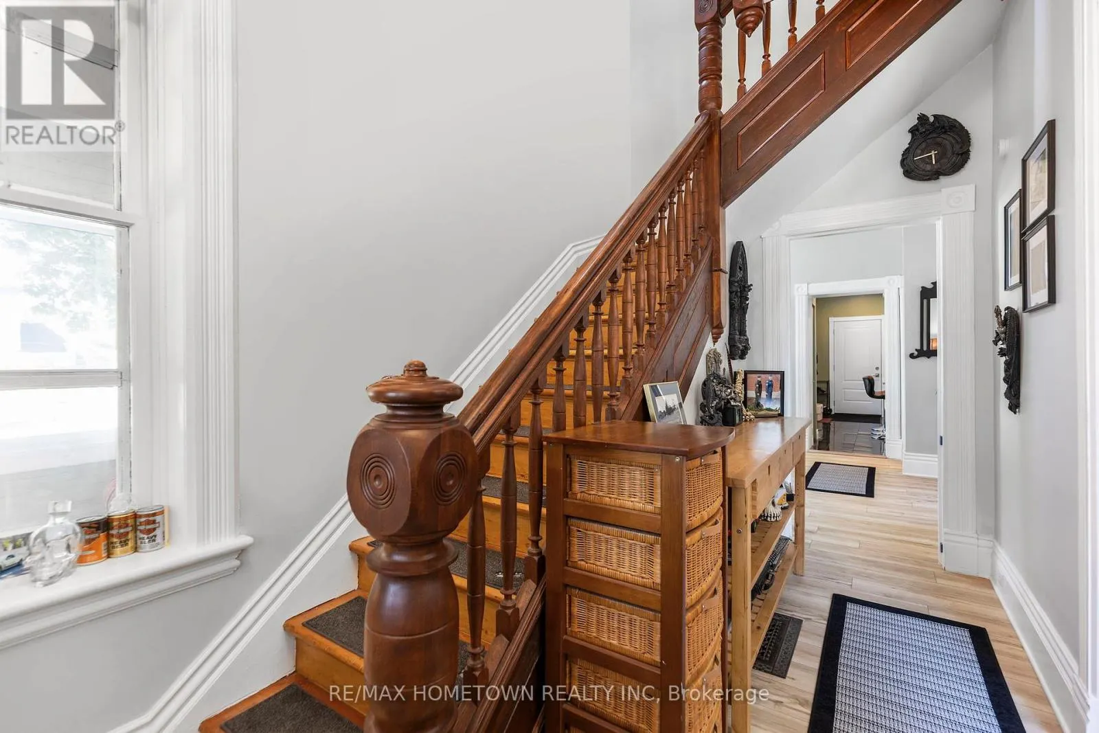 198 JAMES STREET W